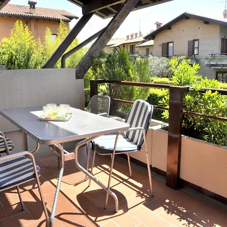 بيت للعطل Snug In With Heating, Near Garda