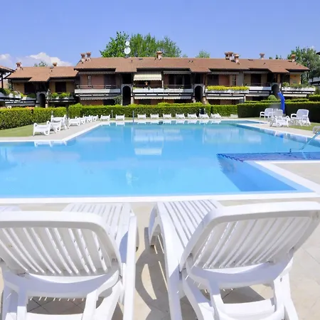 بيت للعطل Snug In With Heating, Near Garda