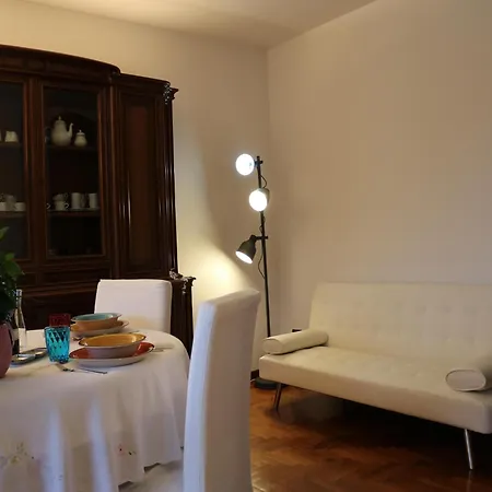 Snug In With Heating, Near Garda بيت للعطل *