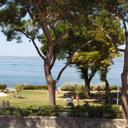 بيت للعطل Snug In With Heating, Near Garda *