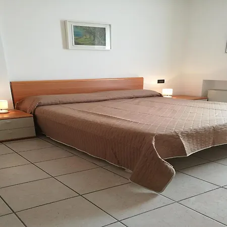 Snug In With Heating, Near Garda * لاتيزي