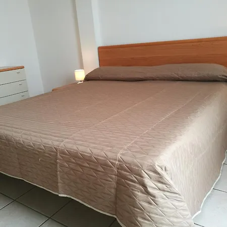 Snug In With Heating, Near Garda بيت للعطل