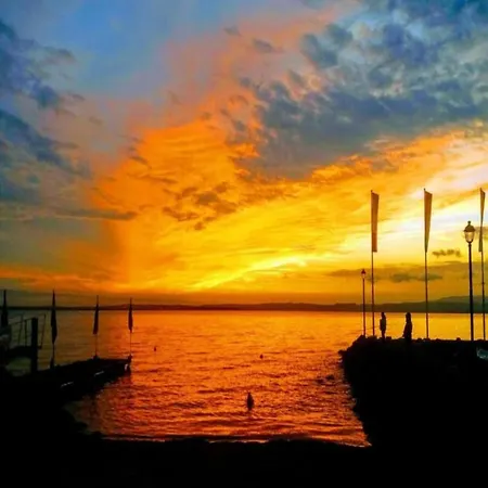 بيت للعطل Snug In With Heating, Near Garda *