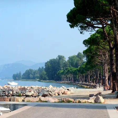 Snug In With Heating, Near Garda * لاتيزي