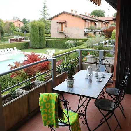 Snug In With Heating, Near Garda بيت للعطل *