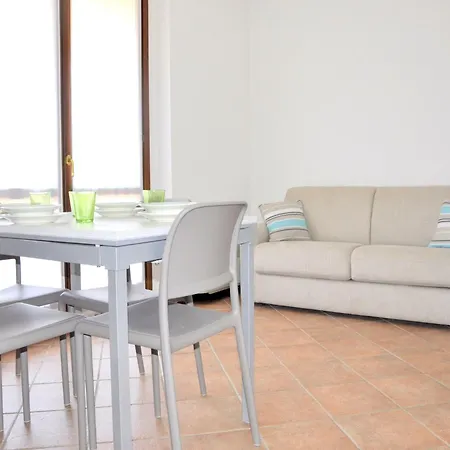 Snug In With Heating, Near Garda بيت للعطل *