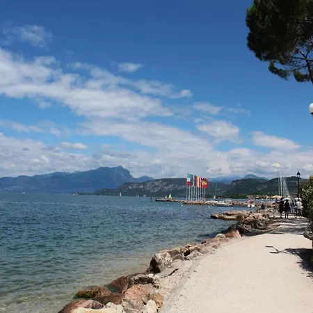 بيت للعطل Snug In With Heating, Near Garda
