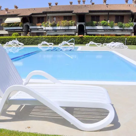 Snug In With Heating, Near Garda بيت للعطل *
