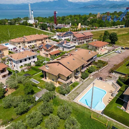 Snug In With Heating, Near Garda بيت للعطل *